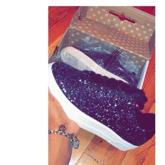 Flashy Feet’s✨👣 - Picture 2 of 3